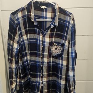 Cute plaid button shirt